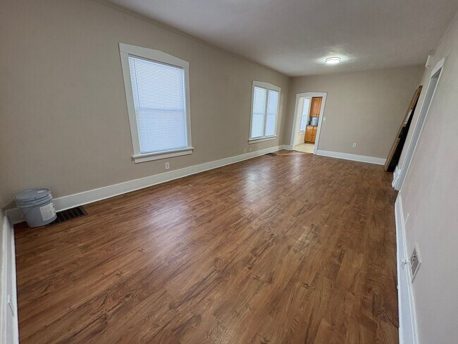 Foto del edificio - Come see this freshly updated 2 Bedroom - 1 Bath house that is ready to be your new home!!