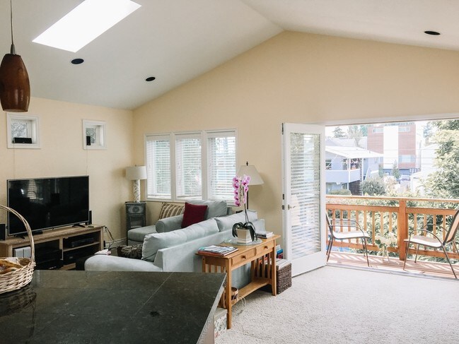 sala de estar/oficina - 3030 62nd Ave SW