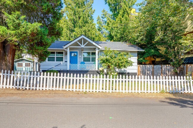 Building Photo - 7421 S Miles Pl