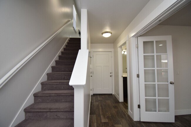 Foto del edificio - 4 Bed 3.5 Bath Sunny and Spacious South Jordan Corner-Lot Home with Views!