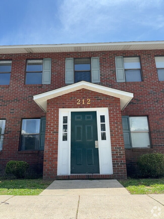 Building Photo - 212 Zack Cir