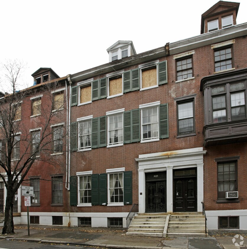 Primary Photo - 1025 Spruce St