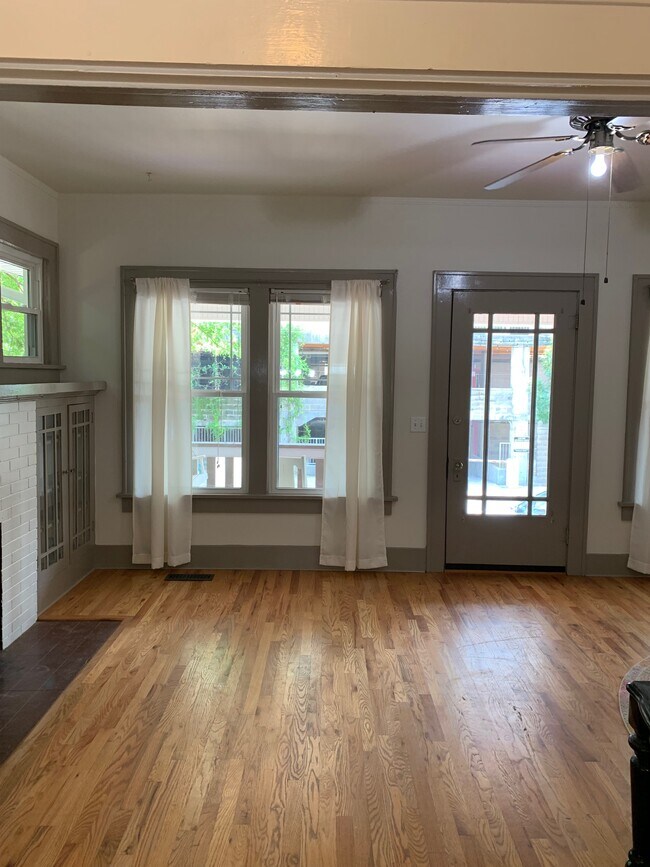 Living-entrance - 116 W Watson St