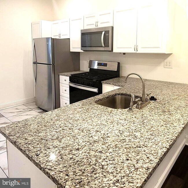 Foto del edificio - 423 N 52nd St