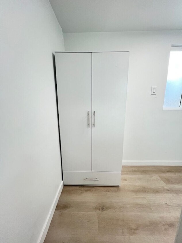 10537 Crenshaw Ops Apartments in Inglewood, CA Westside Rentals