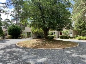 Building Photo - 2225 Airport Rd
