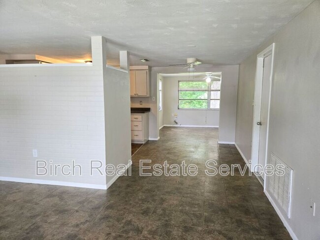Foto del edificio - 3402 Peterborough St