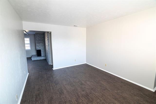Foto del edificio - 704 Kindred Ln
