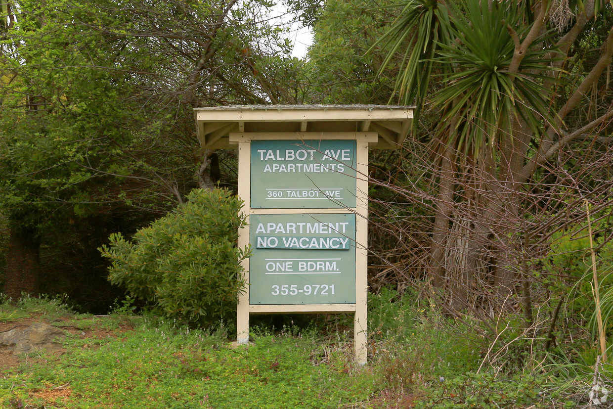 Signage - 360 Talbot Ave