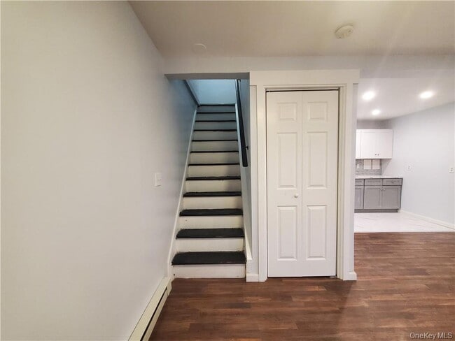 Building Photo - 24 Orange Ln