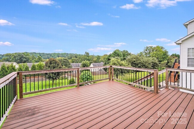 Foto del edificio - 121 Riverfront Pkwy