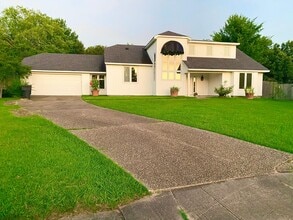 Building Photo - 481 Mayfair Ct