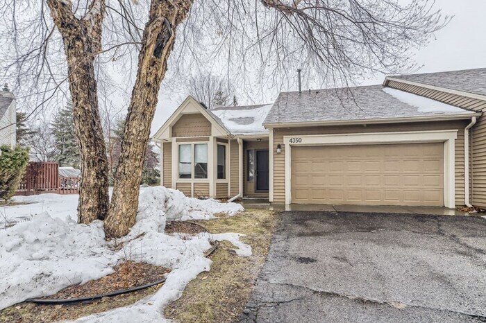 Foto principal - 4350 Thornhill Ln, Vadnais Heights, MN, 55127