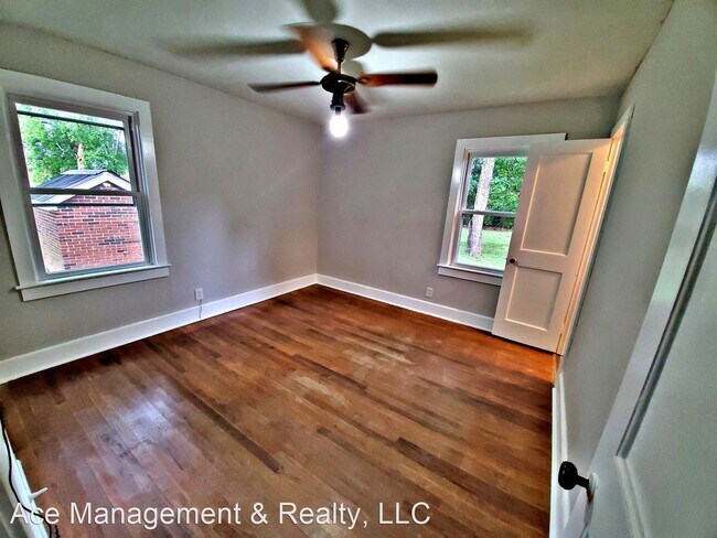 Building Photo - 2 br, 1.5 bath House - 5682 Hwy 36 W