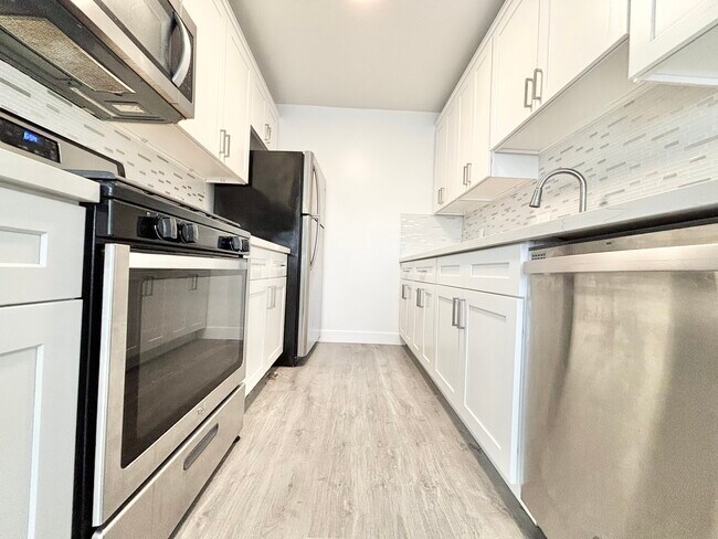 Foto del edificio - 5311 Hermitage Ave.