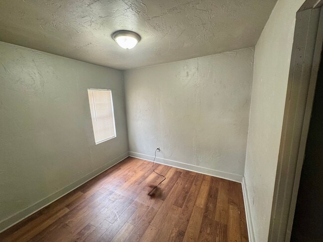 Foto del edificio - N. McKinley Ave - Triplex