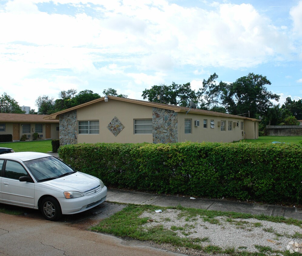 Building Photo - 2450 NE 188th St