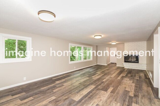 Foto del edificio - Large 4 Bedroom Single Family Home in Minn...