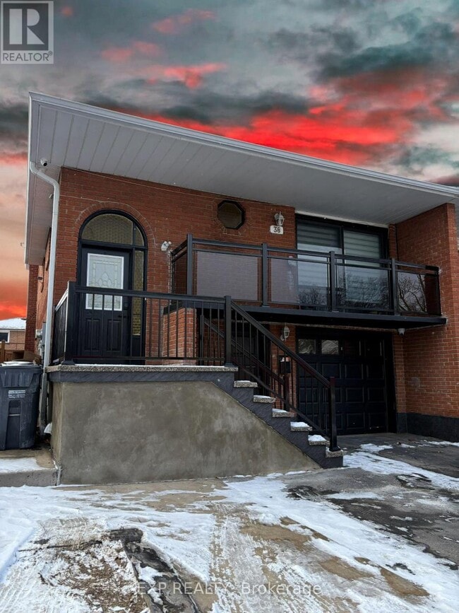 Building Photo - 38 Royal Salisbury Way