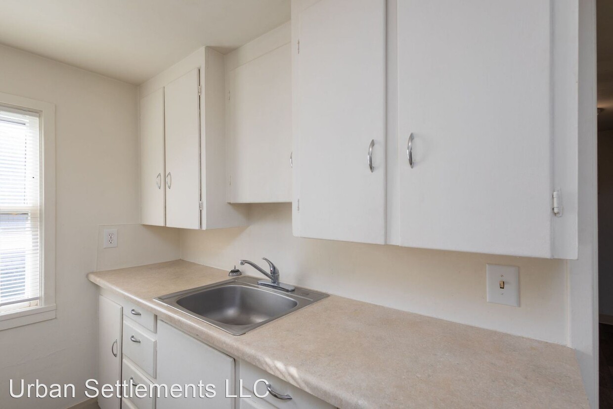 Primary Photo - 1 br, 1 bath House - 526 W 6th Street