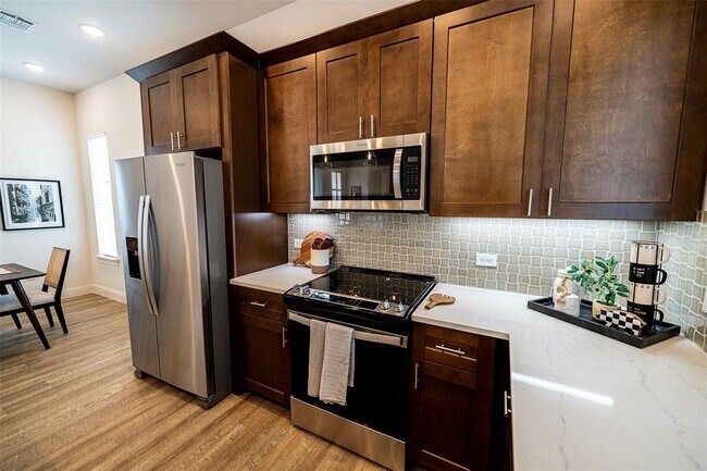 Foto del edificio - 18102 Bluegrass Pk Ln