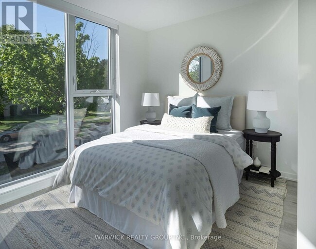 Building Photo - 4365 Bloor St W