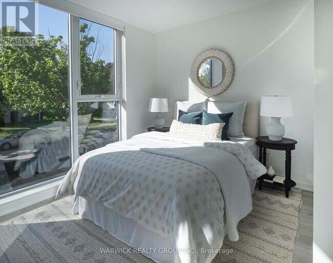 Photo du bâtiment - 4365 Bloor St W