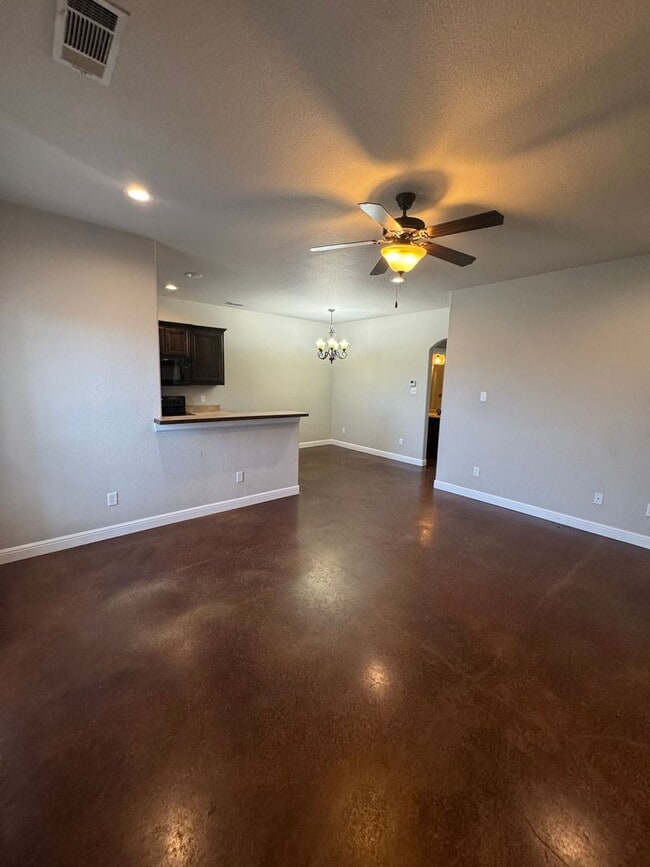 Foto del edificio - 3/2 in BROCK ISD - LAWN CARE INCLUDED - Pets welcome Fenced YARD