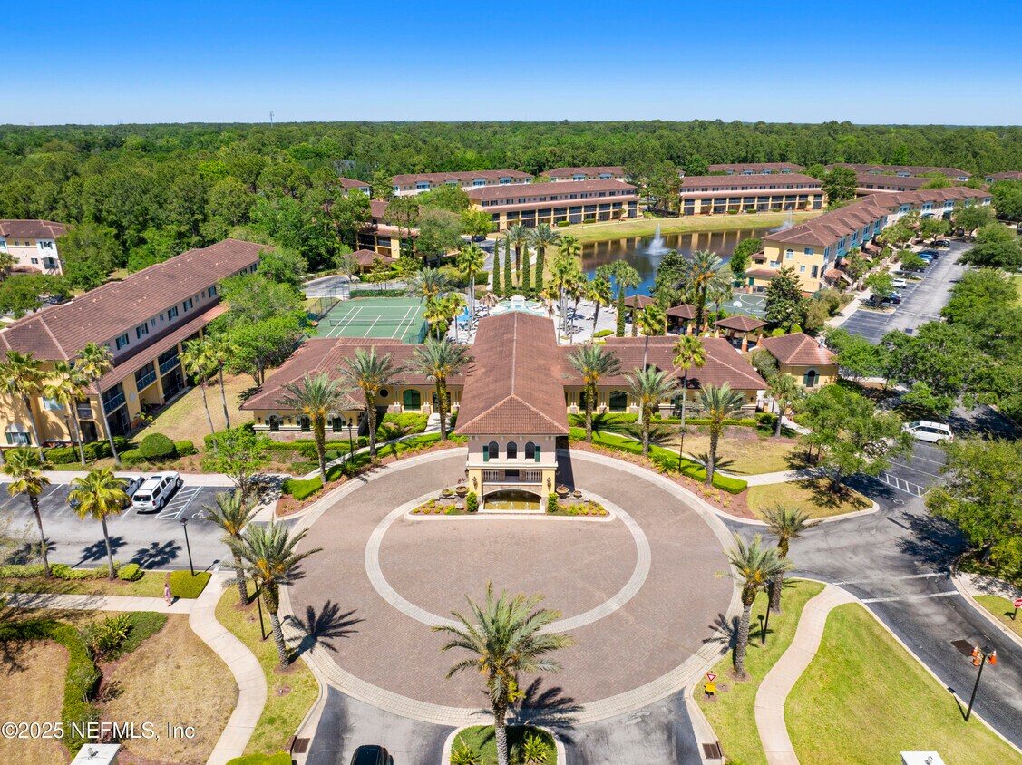 Foto principal - 9745 Touchton Rd