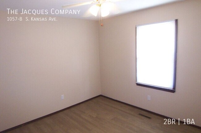 Foto del edificio - 1057-B S Kansas Ave