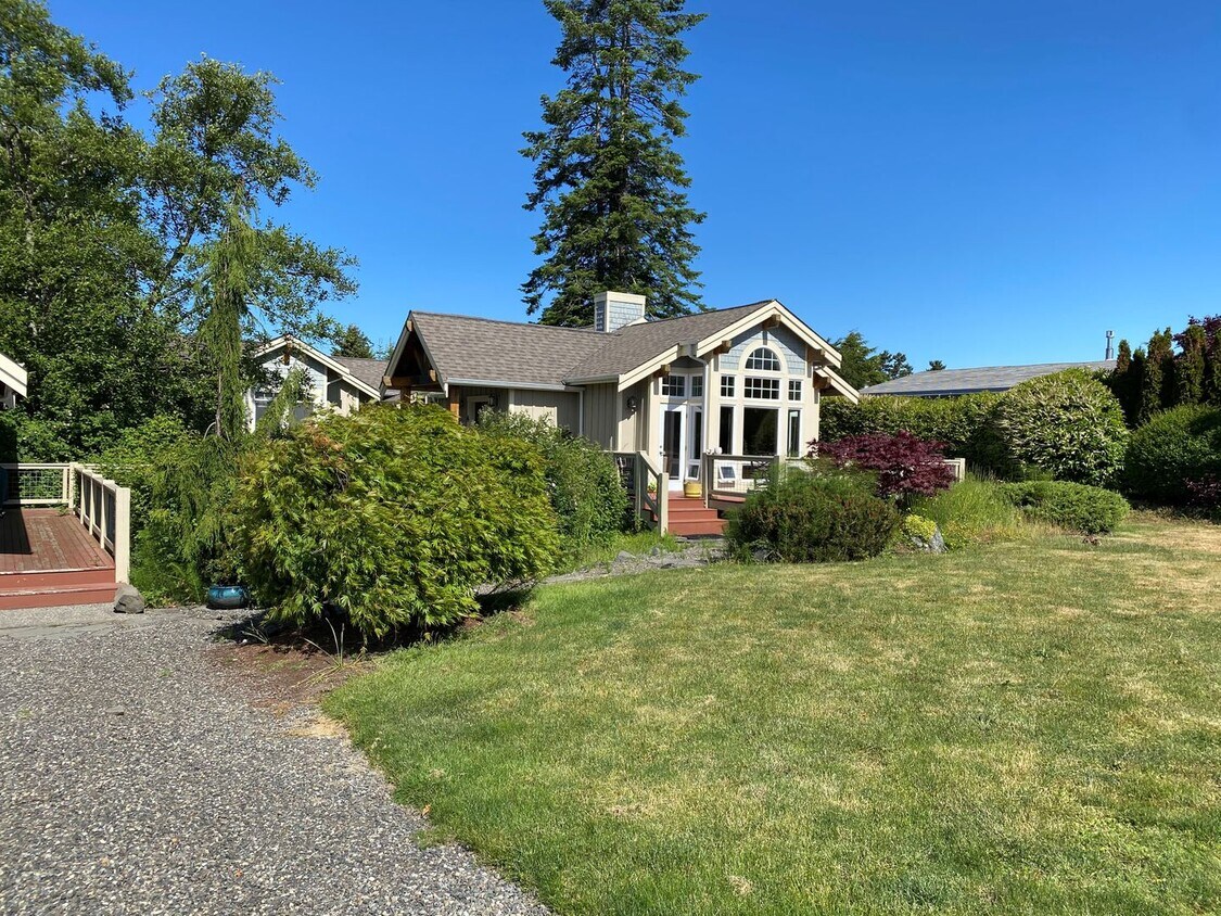8215 Comox Rd., Blaine House Rental in Blaine, WA