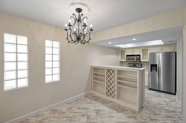 Foto del edificio - Camelback Corridor Condo now available!