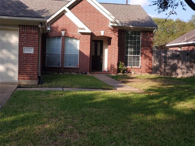 Foto del edificio - 4615 Silverlake Dr