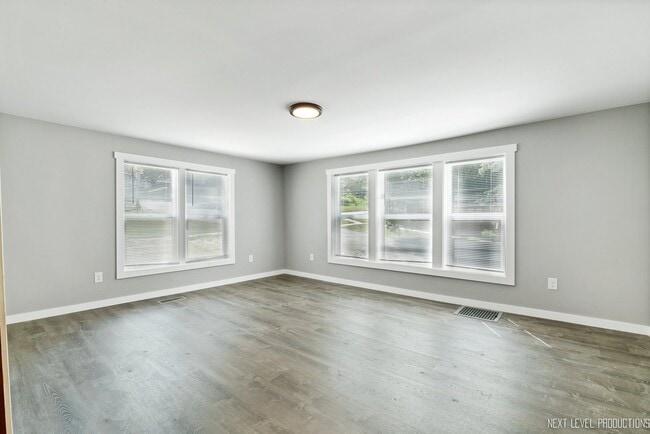 Building Photo - 207 W Van Emmon St