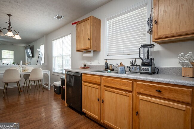 Building Photo - 213 Sidney Lanier Ave