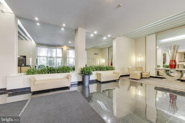 Foto del edificio - 2500 Q St NW