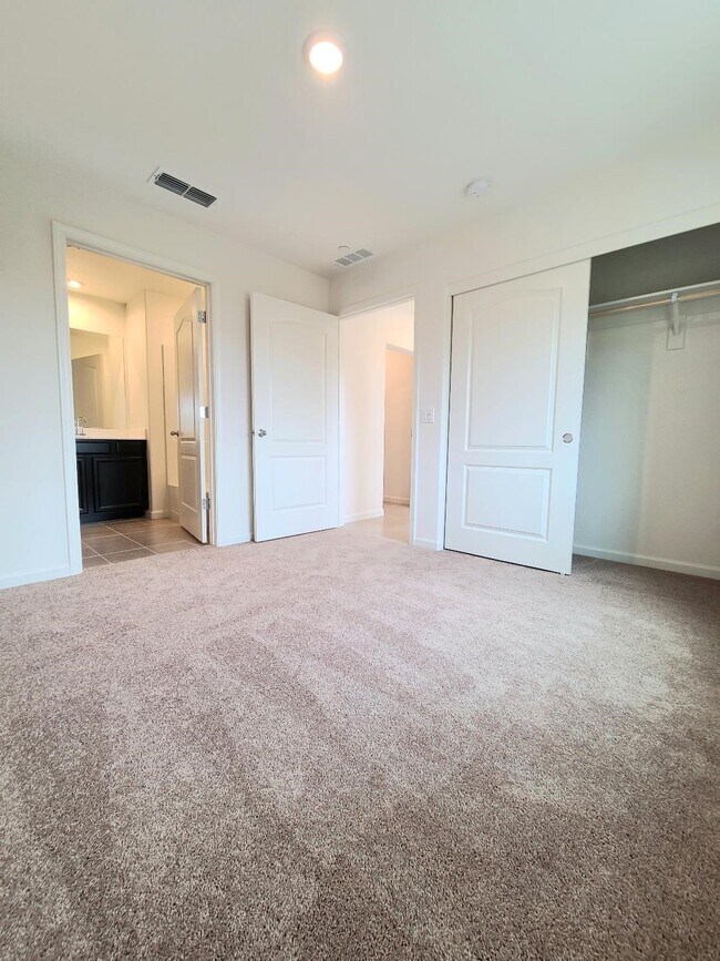 Foto del edificio - 16325 Ridgehaven Dr