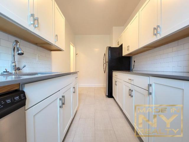 Building Photo - 1 bedroom in ASTORIA NY 11102