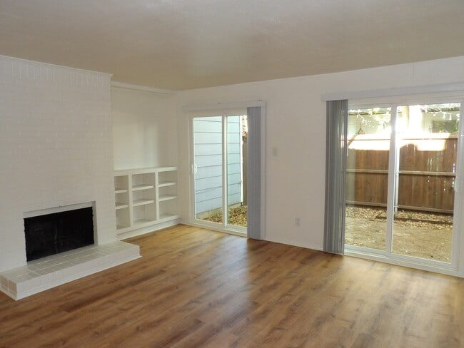 Photo - 4300 Travis St Townhome