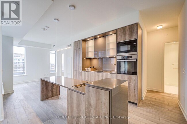 Photo du bâtiment - 11 Yorkville Ave