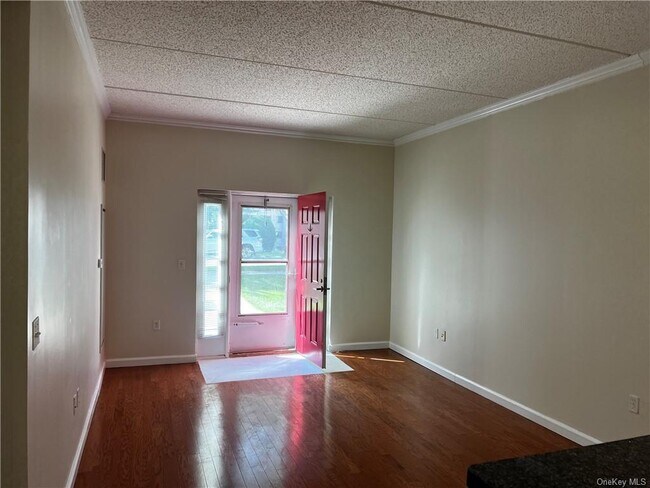 Building Photo - 31 Greenridge Ave