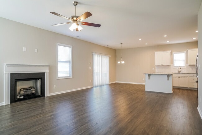 Building Photo - 47 Greenview St