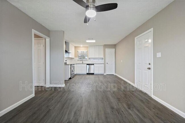 Foto del edificio - 4702 Kennedy Heights Blvd