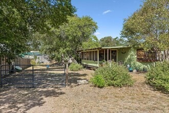 Building Photo - 1106 Minnie Dr