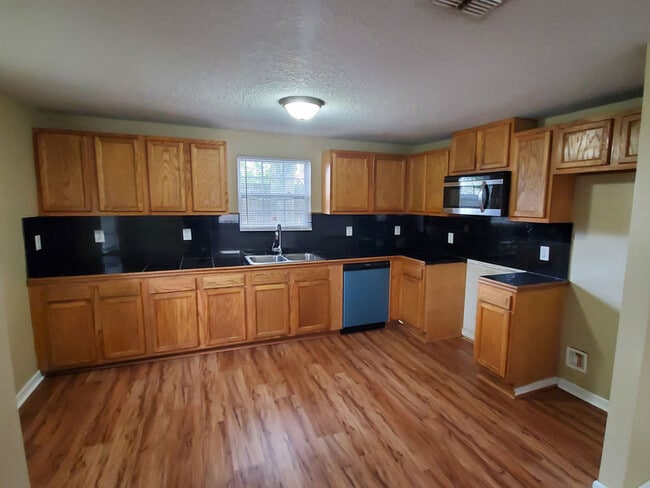 Building Photo - 1042 Leeda Dr