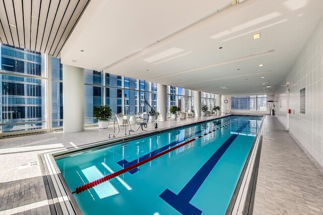 Foto del edificio - 340 E Randolph St