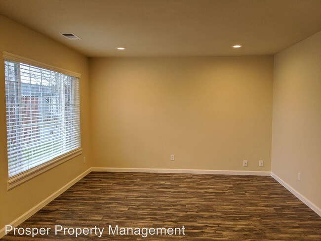 Foto del edificio - 15130-15132 Washington Ave SW