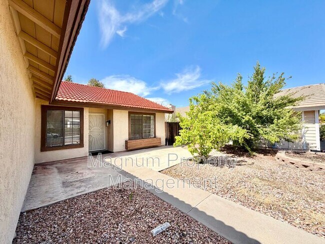 Foto del edificio - 25268 Shadescale Dr