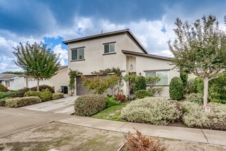 Building Photo - 14584 Highcrest Cir