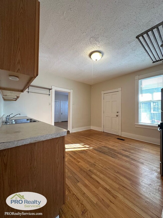 Foto del edificio - 2208 NE 2nd St